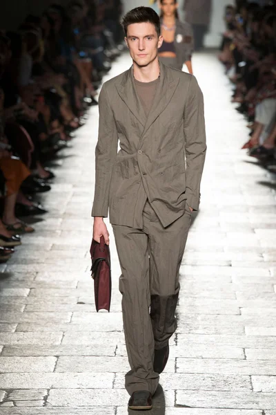 Look 68